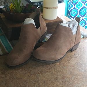 Pierre Dumas Kenzie 2 taupe size 8